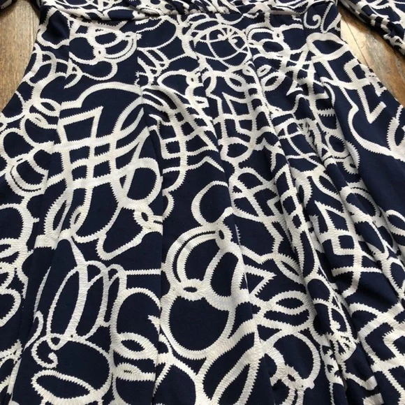 HAANI Navy & White Stitchwork Patterned V-Neck 3/4 Sleeve Stretch Midi Dress - Picture 3 of 7